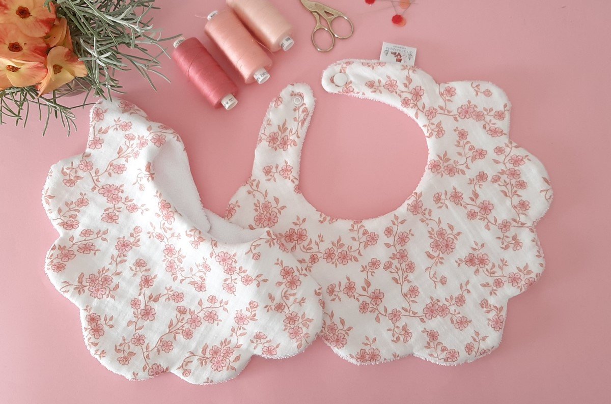 sewing pattern PDF digital product scalloped bib flower shaped bib pattern tutorial