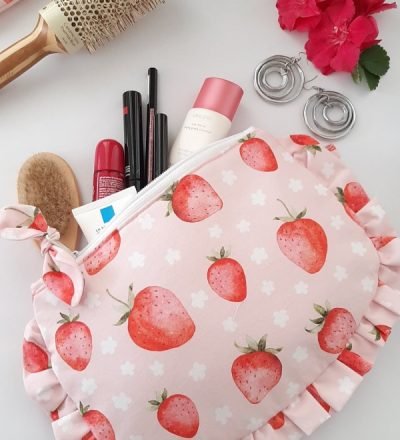 strawberrygirl_toiletry_clutch01