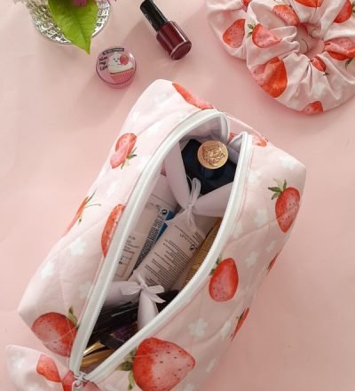 toiletríbag_strawberry_girl01